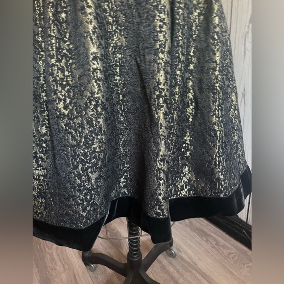 Julien Paris size 2 metallic gold black sleeveless dress - Picture 7 of 12